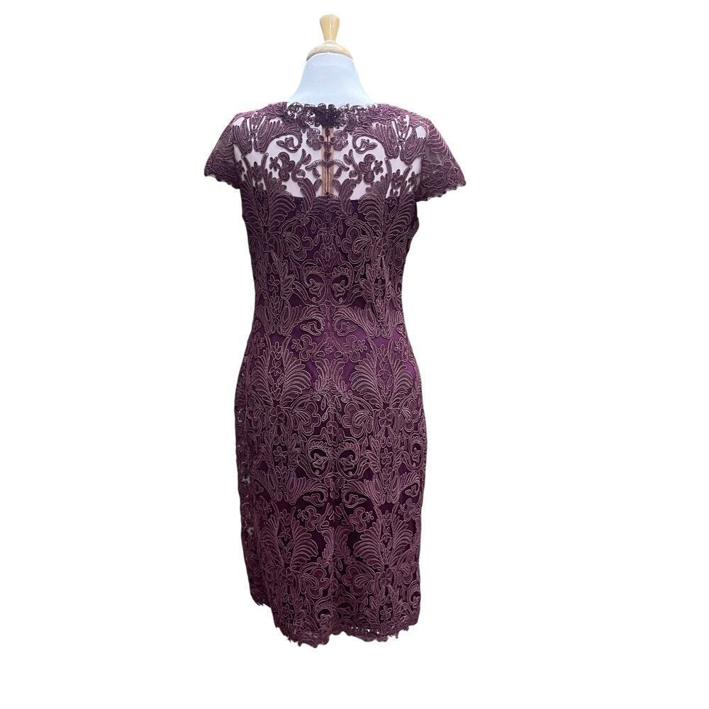 Tadashi Shoji Illusion Yoke Lace Sheath Dress Blackberry Burgundy - Size 12 - Picture 13 of 16